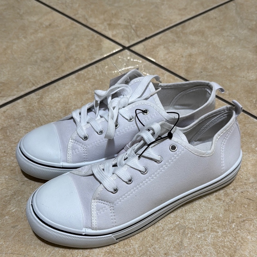 Josiny White Lace Up Canvas Low Top Sneakers Shoes - Picture 3 of 10